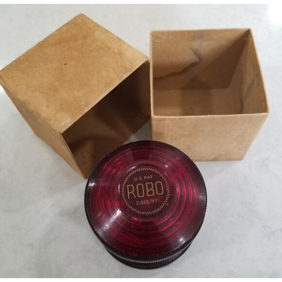 Vintage Robo Knife Sharpener red lucite, patented under U.S. Patent 2,469,797 - Picture 6 of 6